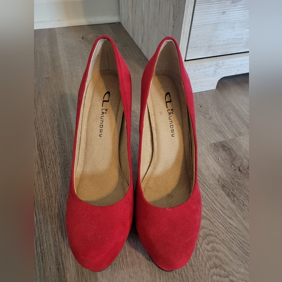 CL by Laundry Pumps - Picture 2 of 3